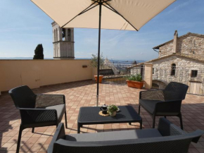 Scappo in Umbria, La casa di Eude Assisi